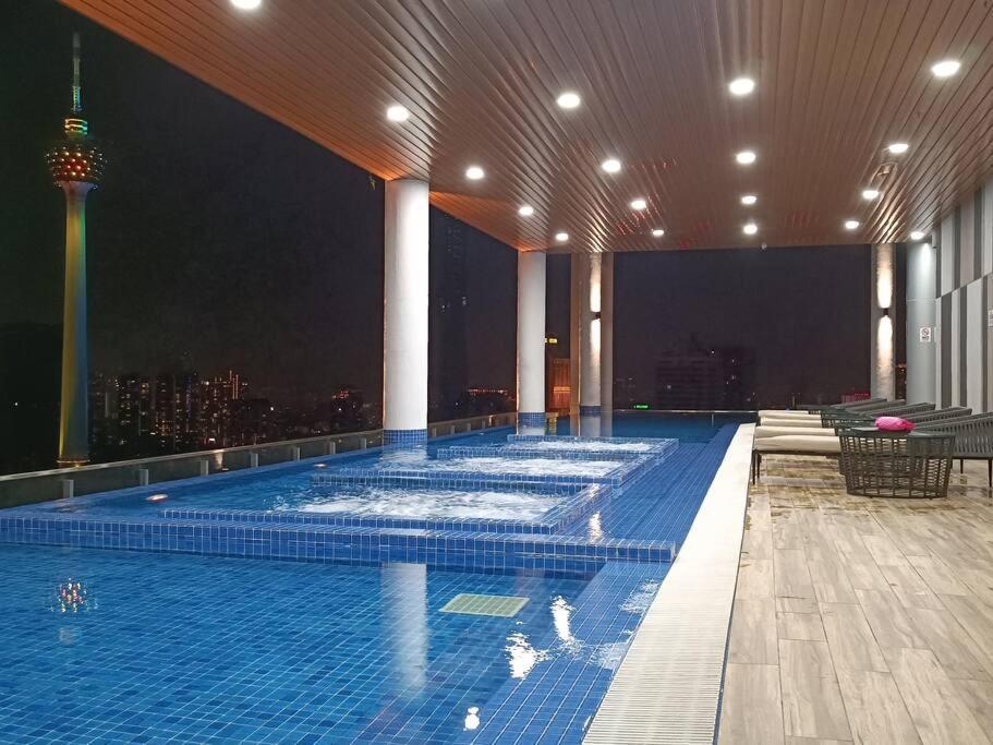 Ferienwohnung Cl 27A Insta Klcc View & Infinity Pool View Kuala Lumpur Exterior foto