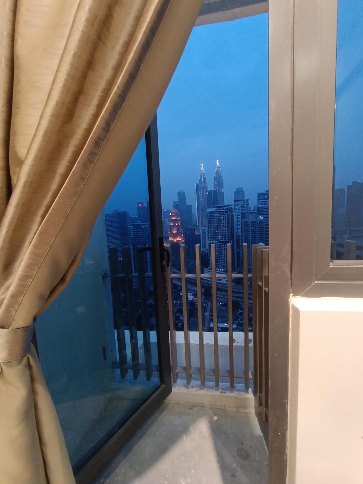 Ferienwohnung Cl 27A Insta Klcc View & Infinity Pool View Kuala Lumpur Exterior foto
