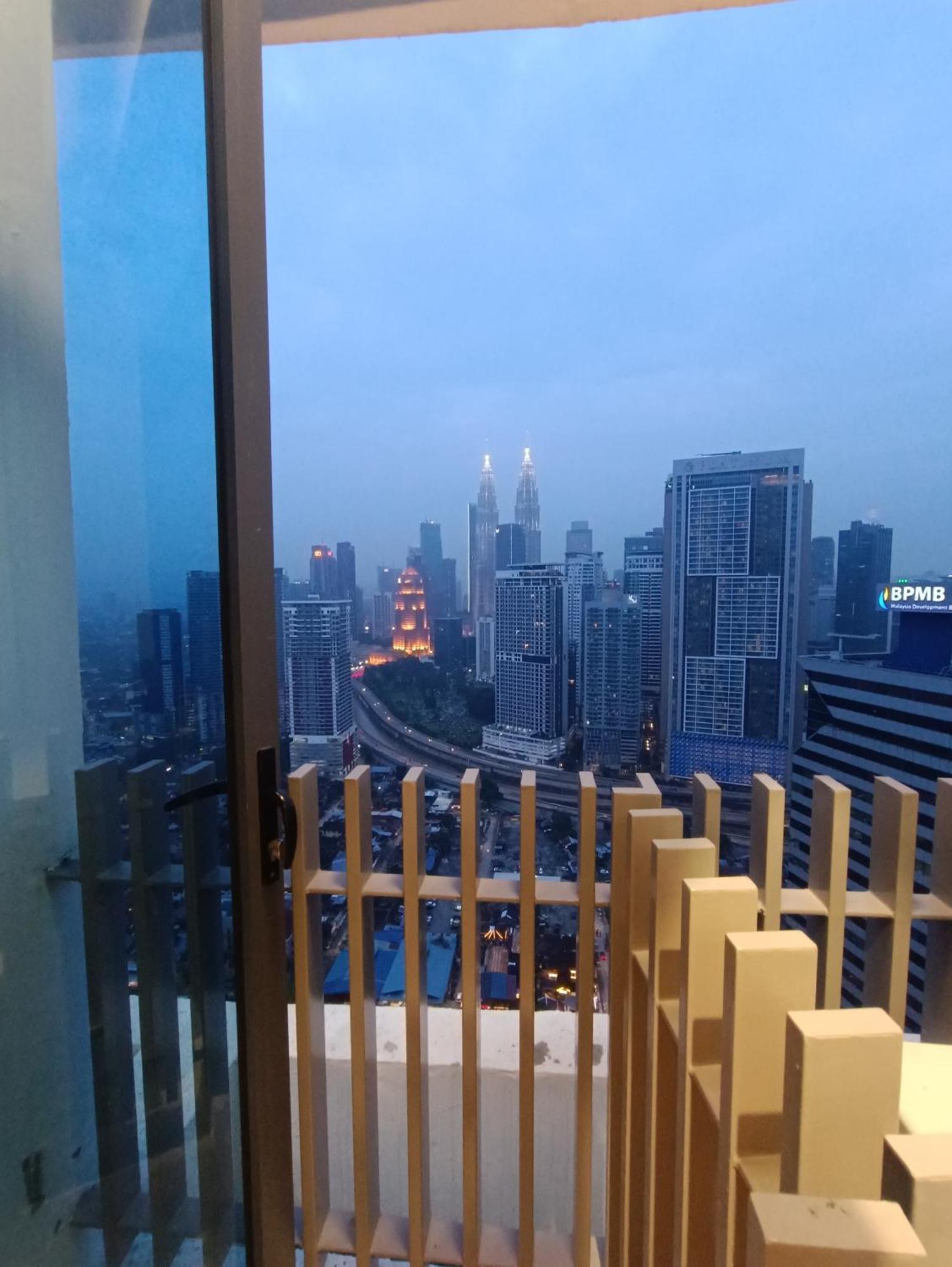 Ferienwohnung Cl 27A Insta Klcc View & Infinity Pool View Kuala Lumpur Exterior foto